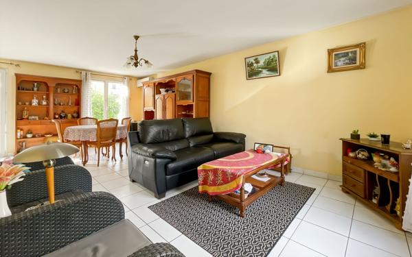 Maison à vendre    5 pièces • 99,01 m2 Fréjus