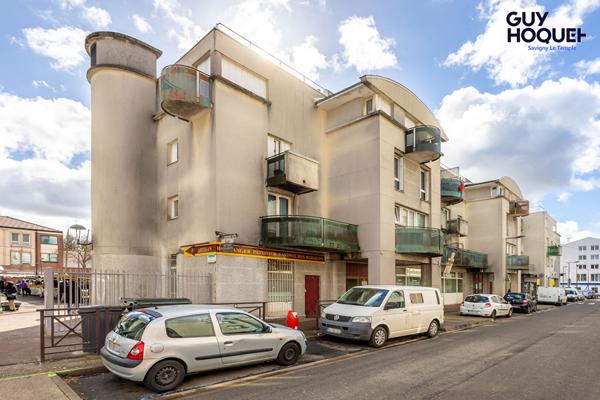 Appartement 2 pièce(s) 50 m2 avec balcon et box