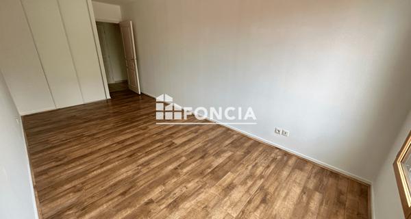 Location Appartement 3 pièces 80.42 m² - Genas 69740
