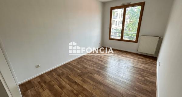 Location Appartement 3 pièces 80.42 m² - Genas 69740