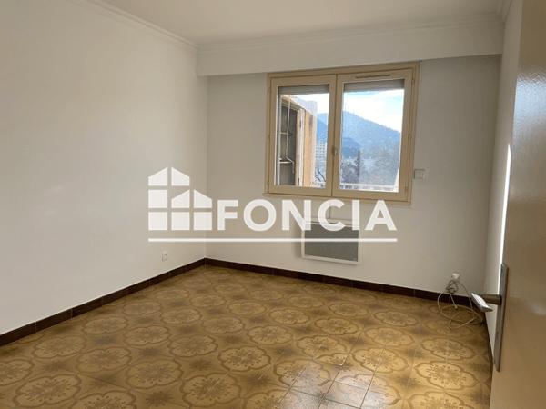 Location Appartement 2 pièces 35 m² - 2 BOULEVARD VAUBAN LE BOSQUET B Ales 30100