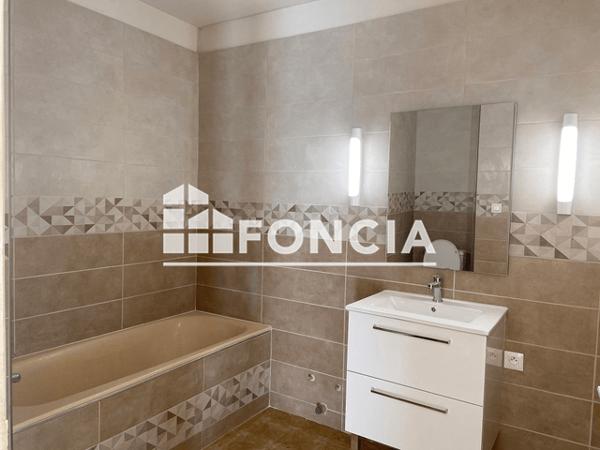 Location Appartement 2 pièces 35 m² - 2 BOULEVARD VAUBAN LE BOSQUET B Ales 30100
