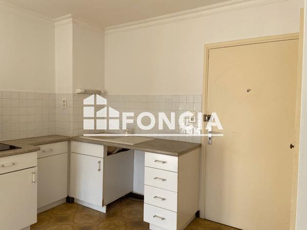 Location Appartement 2 pièces 35 m² - 2 BOULEVARD VAUBAN LE BOSQUET B Ales 30100