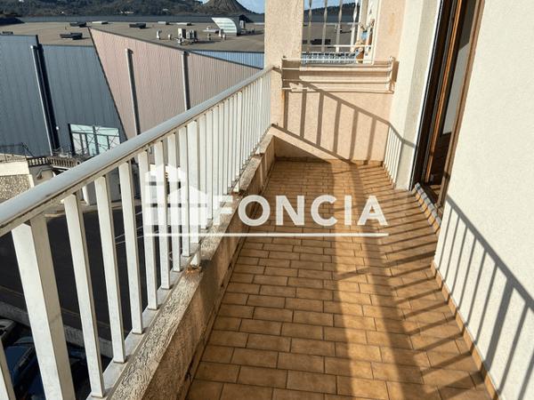 Location Appartement 2 pièces 35 m² - 2 BOULEVARD VAUBAN LE BOSQUET B Ales 30100