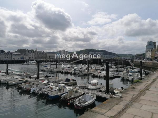 Appartement à CHERBOURG-EN-COTENTIN, 50100 - 6 pièces 174m²
