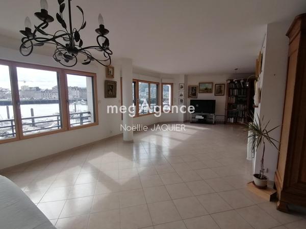 Appartement à CHERBOURG-EN-COTENTIN, 50100 - 6 pièces 174m²