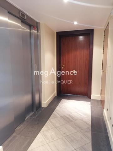 Appartement à CHERBOURG-EN-COTENTIN, 50100 - 6 pièces 174m²