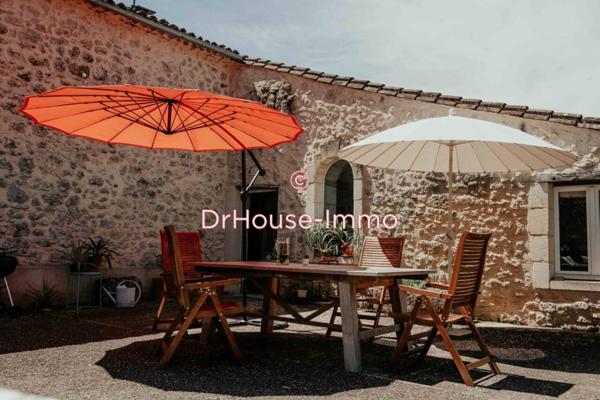 Maison à vendre 9 pièces de 300 m²