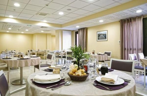 INVESTISSEMENT LOCATIF  ST DENIS DE L'HOTEL - Résidence Du Port - 6.32%  de rentabilité.