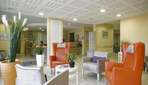 INVESTISSEMENT LOCATIF  ST DENIS DE L'HOTEL - Résidence Du Port - 6.32%  de rentabilité.