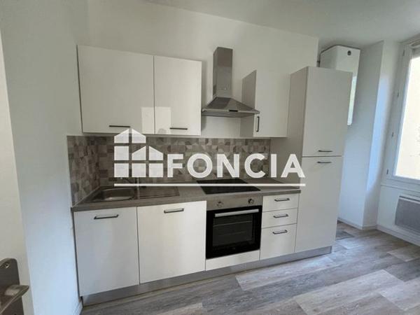 Location Appartement 2 pièces 40 m² - 51 RUE SAUVEUR TOBELEM Marseille 07 13007