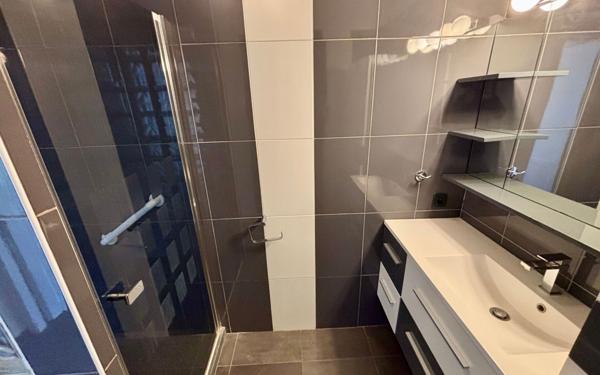 Appartement à vendre    4 pièces • 84 m2 Toulon
