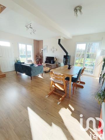 Maison traditionnelle 5 pièces de 72 m² à Quintin (22800)