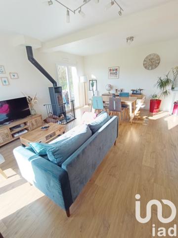 Maison traditionnelle 5 pièces de 72 m² à Quintin (22800)