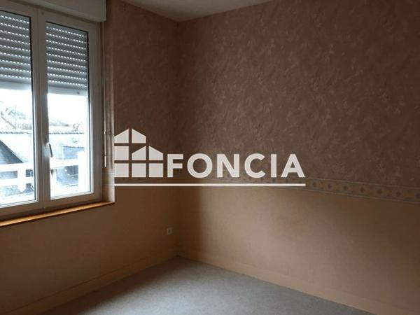 Location Appartement 2 pièces 49.7 m² - 14 PLACE CARNOT La Chartre Sur Le Loir 72340