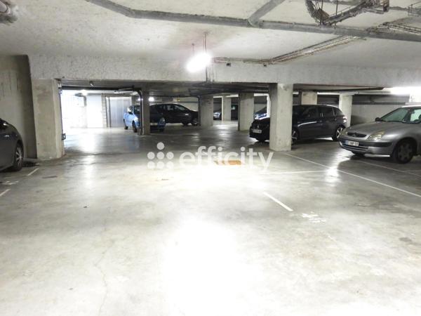 Appartement
         2 pièces
        - 41 m² 178 500 € *