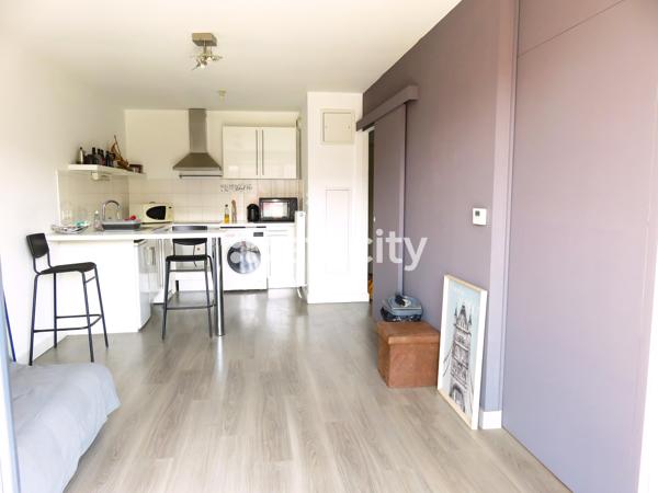 Appartement
         2 pièces
        - 41 m² 178 500 € *