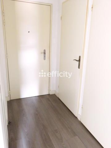 Appartement
         2 pièces
        - 41 m² 178 500 € *