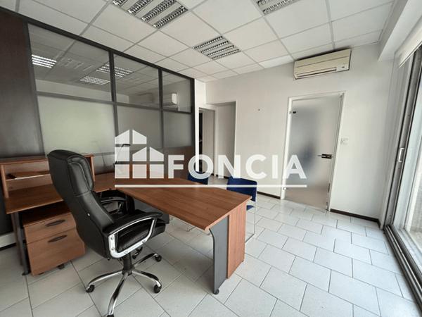 Location Local commercial 4 pièces 61.33 m² - 16 AVENUE GEORGUES POMPIDOU Nimes 30900