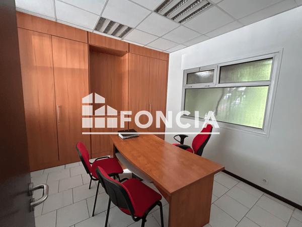Location Local commercial 4 pièces 61.33 m² - 16 AVENUE GEORGUES POMPIDOU Nimes 30900