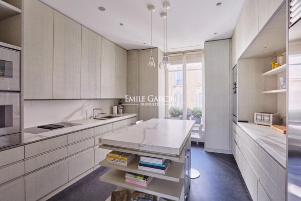 A vendre - Appartement  - 75016 - Paris - Trocadéro - 203.07m²