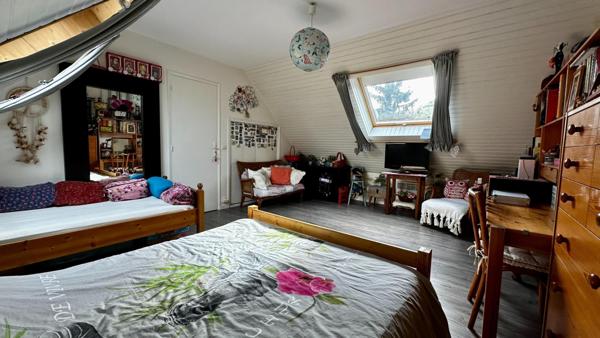 Belle maison individuelle de 220 m2 (184 m2 carrez)sur un sous-sol total