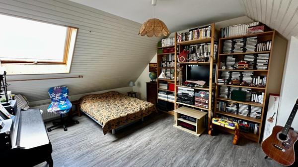 Belle maison individuelle de 220 m2 (184 m2 carrez)sur un sous-sol total