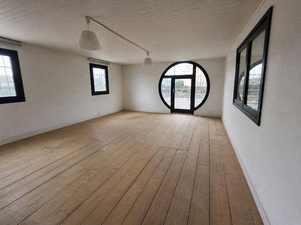 EXCLUSIVITE - AVIGNON - MORIERES LES AVIGNON - ENTREPÔTS + BUREAUX 1150 m²  sur 3400 m² de terrain