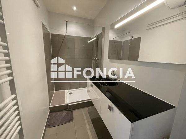 Location Appartement meublé 2 pièces 56.53 m² - 9 RUE DES HALLES Tours 37000