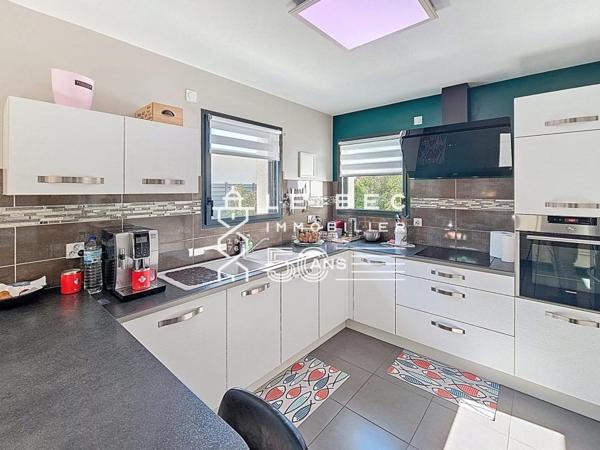 RIANTEC : Maison contemporaine avec 3 chambres et vie de plain-pied