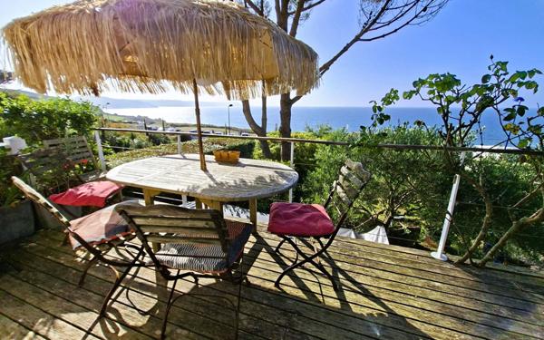 Maison à vendre    5 pièces •  Locquirec