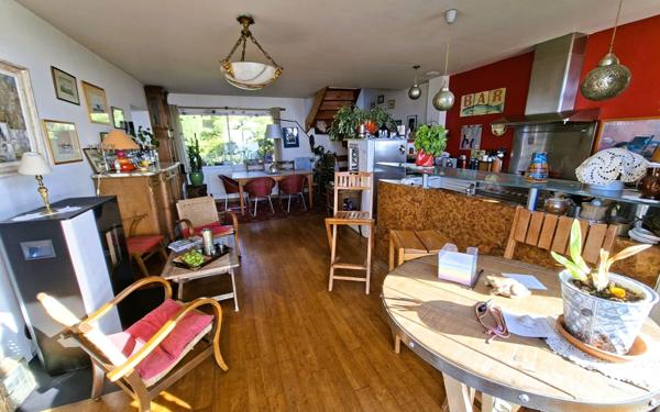 Maison à vendre    5 pièces •  Locquirec