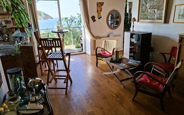 Maison à vendre    5 pièces •  Locquirec