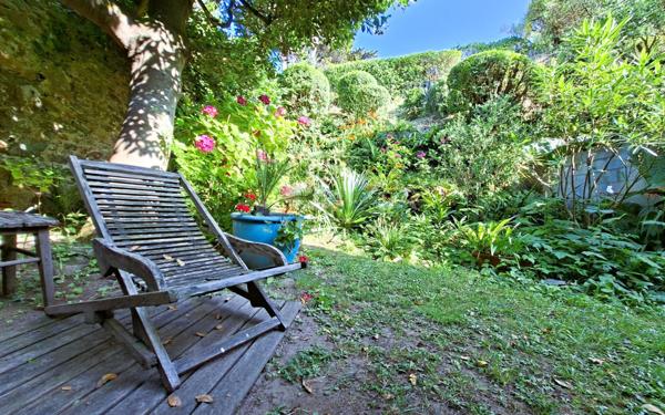 Maison à vendre    5 pièces •  Locquirec