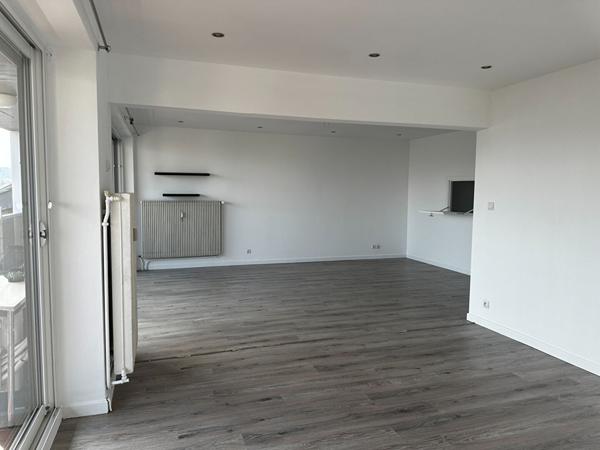 NANCY - Appartement 118 m² - Dernier étage avec balcon, garage et cave