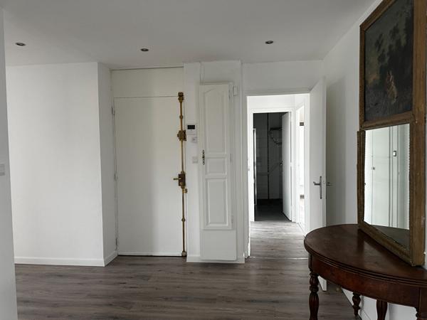 NANCY - Appartement 118 m² - Dernier étage avec balcon, garage et cave