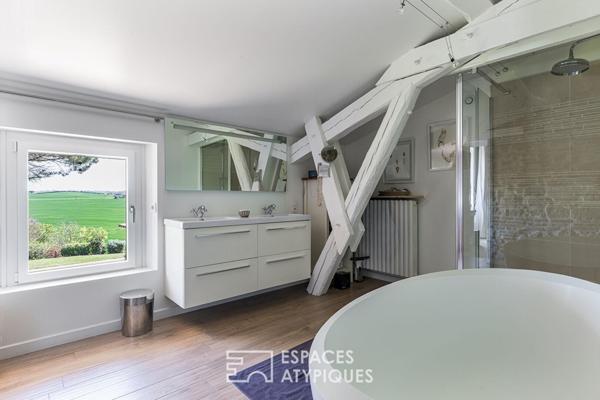 Bâtisse de charme avec dépendance, parc et piscine