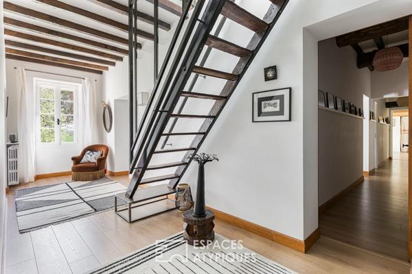 Bâtisse de charme avec dépendance, parc et piscine