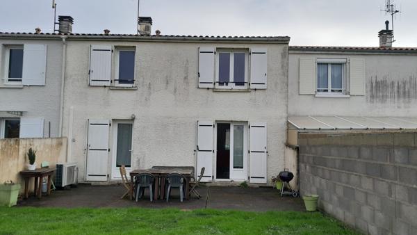 ROCHEFORT -  Pavillon 3 chambres avec jardin, garage et sous-sol