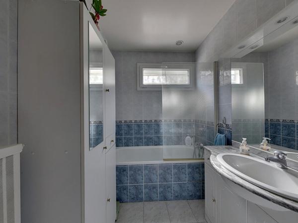 Maison Noisy Le Sec 8 pièce(s) 128 m² + 74 m² de garage