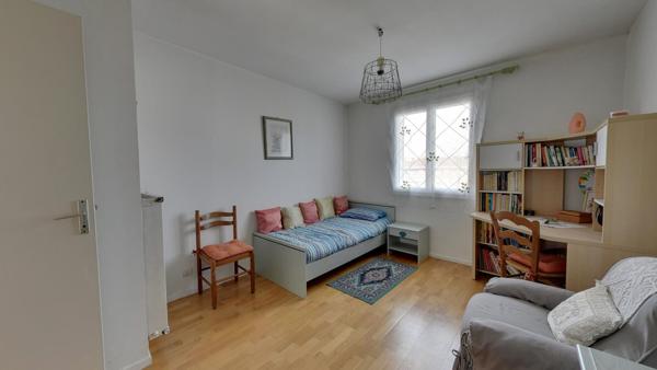 Maison Noisy Le Sec 8 pièce(s) 128 m² + 74 m² de garage