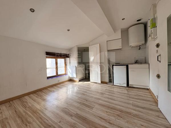 STUDIO A VENDRE - LYON 6EME ARRONDISSEMENT - 12.78 m 2 - 75 000 €