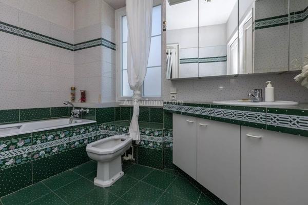 Vente                                                      Maison
                        
                     4 pièces                      116 m2                     à Les Avenières Veyrins-Thuellin
