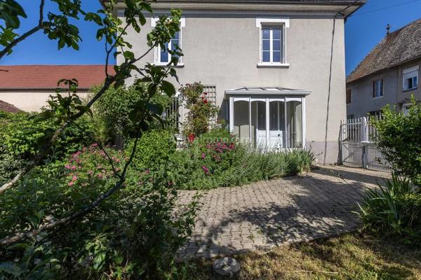 Vente                                                      Maison
                        
                     4 pièces                      116 m2                     à Les Avenières Veyrins-Thuellin
