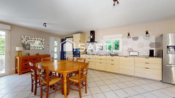 MAISON INDIVIDUELLE SANS VIS A VIS AVEC TERRAIN ET HANGAR