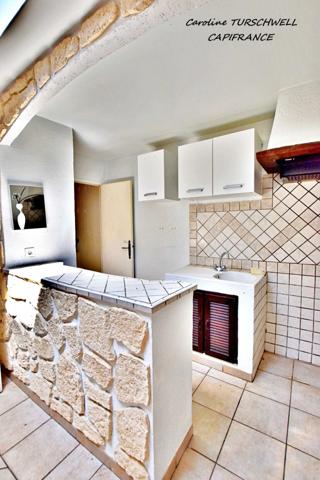 SOLLIES TOUCAS (83) - IMMEUBLE/MAISON DE VILLAGE DE 2 APPARTEMENTS + 1 LOCAL