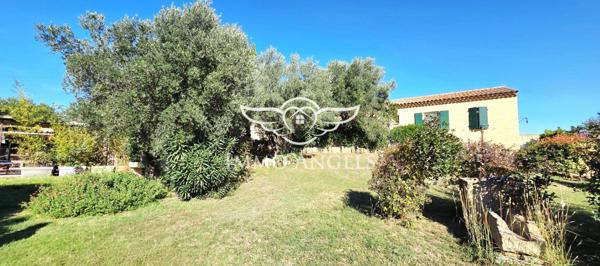 Propriété de caractère avec domaine viticole en AOP Costières de Nîmes