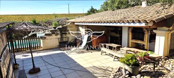 Propriété de caractère avec domaine viticole en AOP Costières de Nîmes