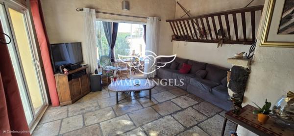 Propriété de caractère avec domaine viticole en AOP Costières de Nîmes