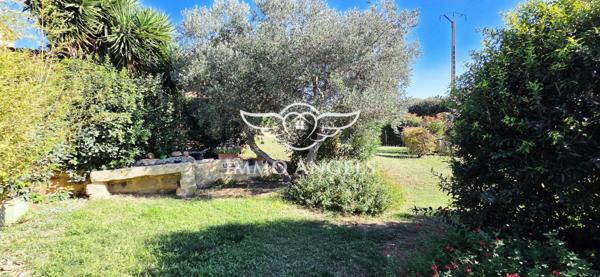 Propriété de caractère avec domaine viticole en AOP Costières de Nîmes